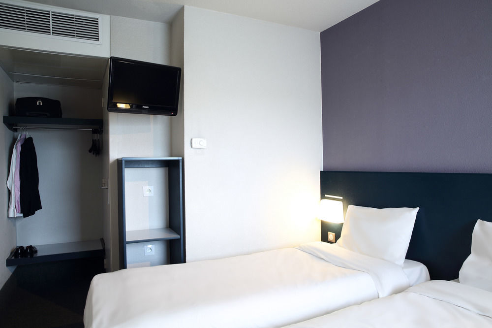 B&B Hotel Hyères Екстериор снимка