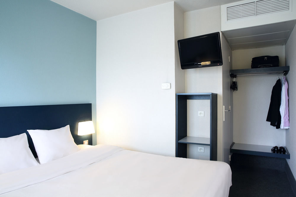 B&B Hotel Hyères Екстериор снимка