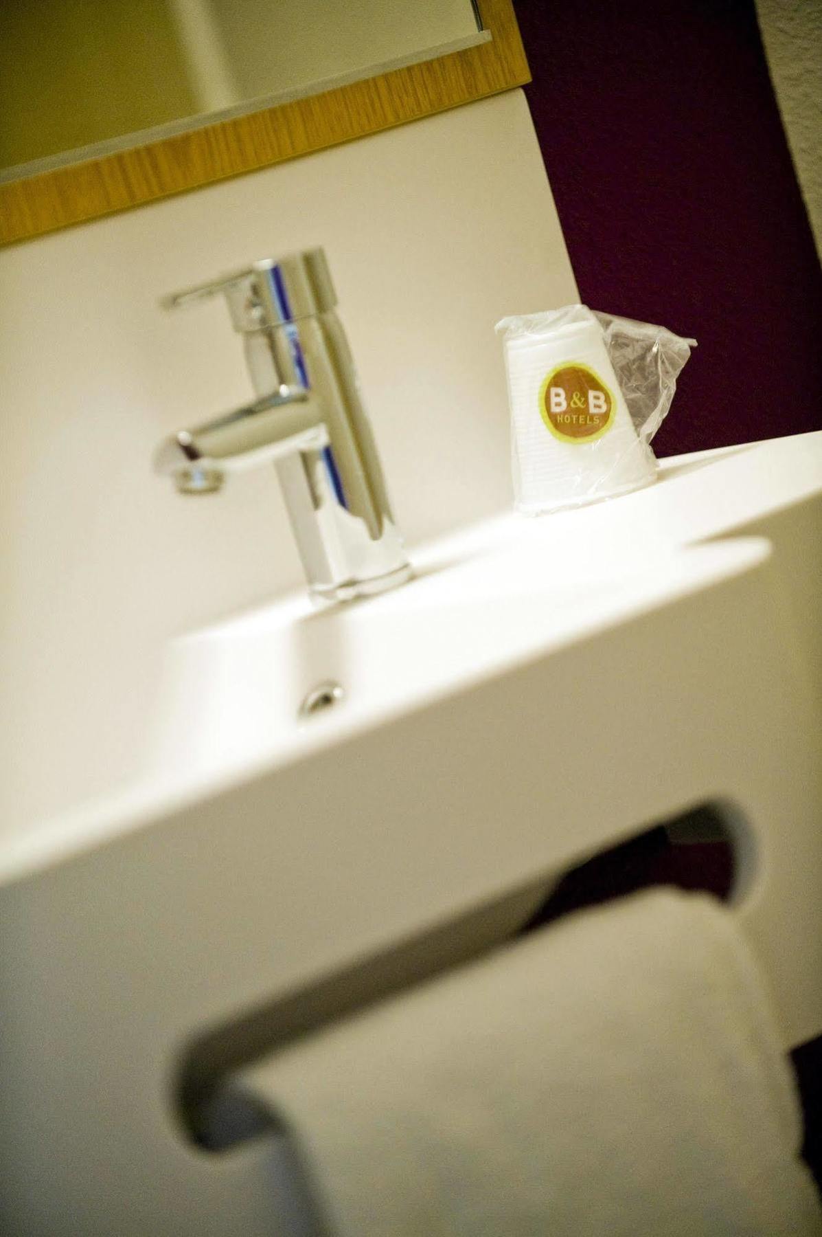 B&B Hotel Hyères Екстериор снимка