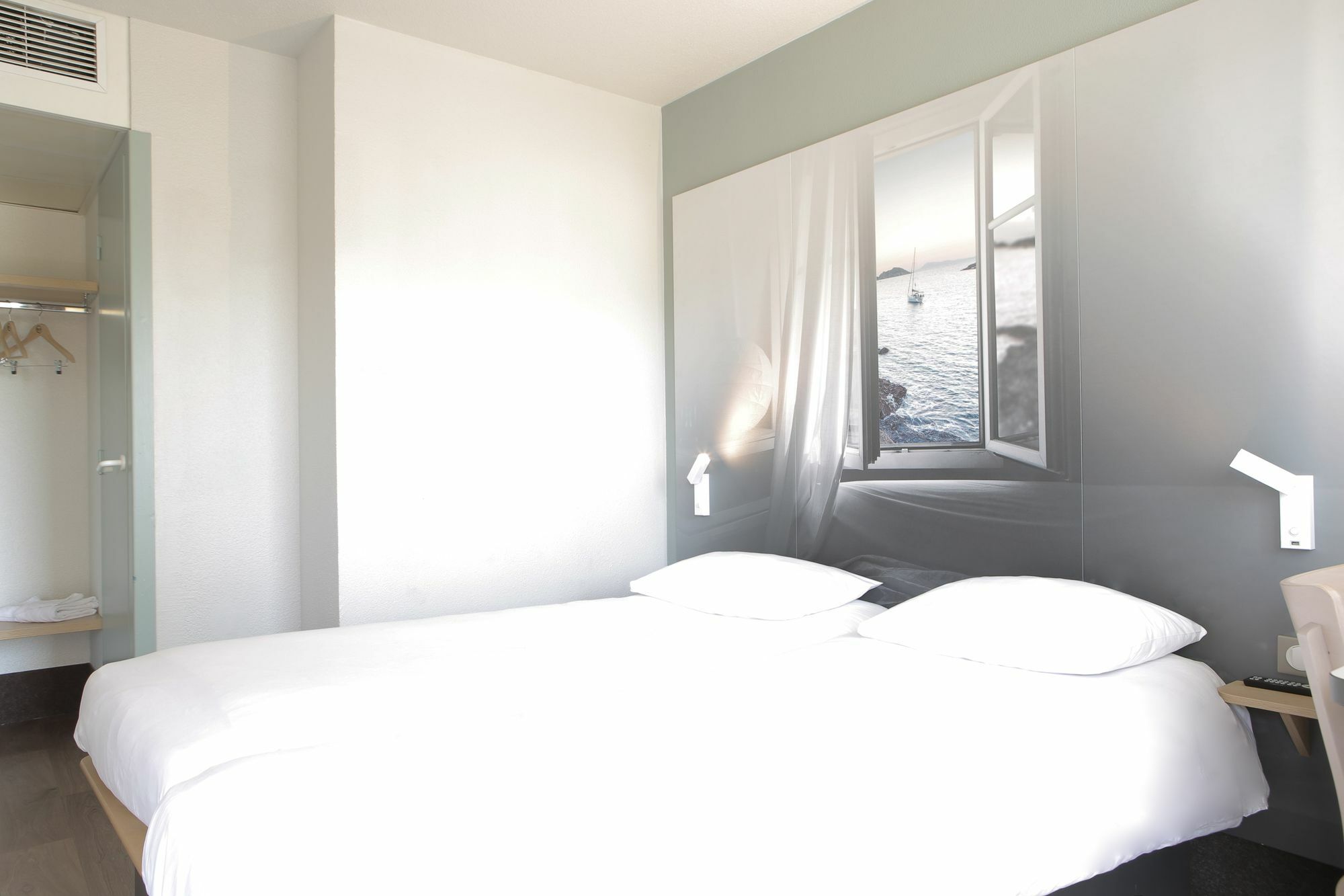 B&B Hotel Hyères Екстериор снимка
