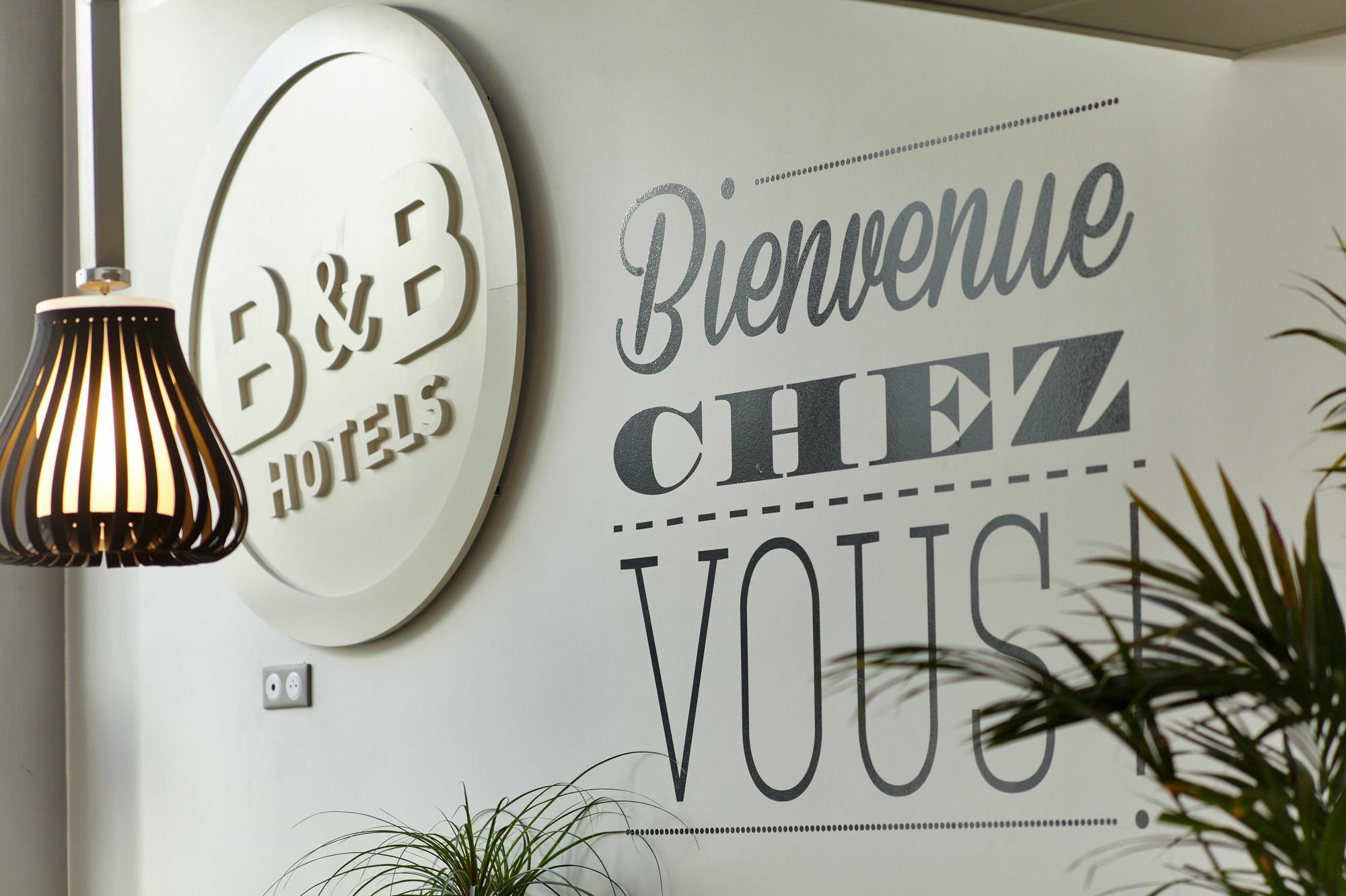 B&B Hotel Hyères Екстериор снимка