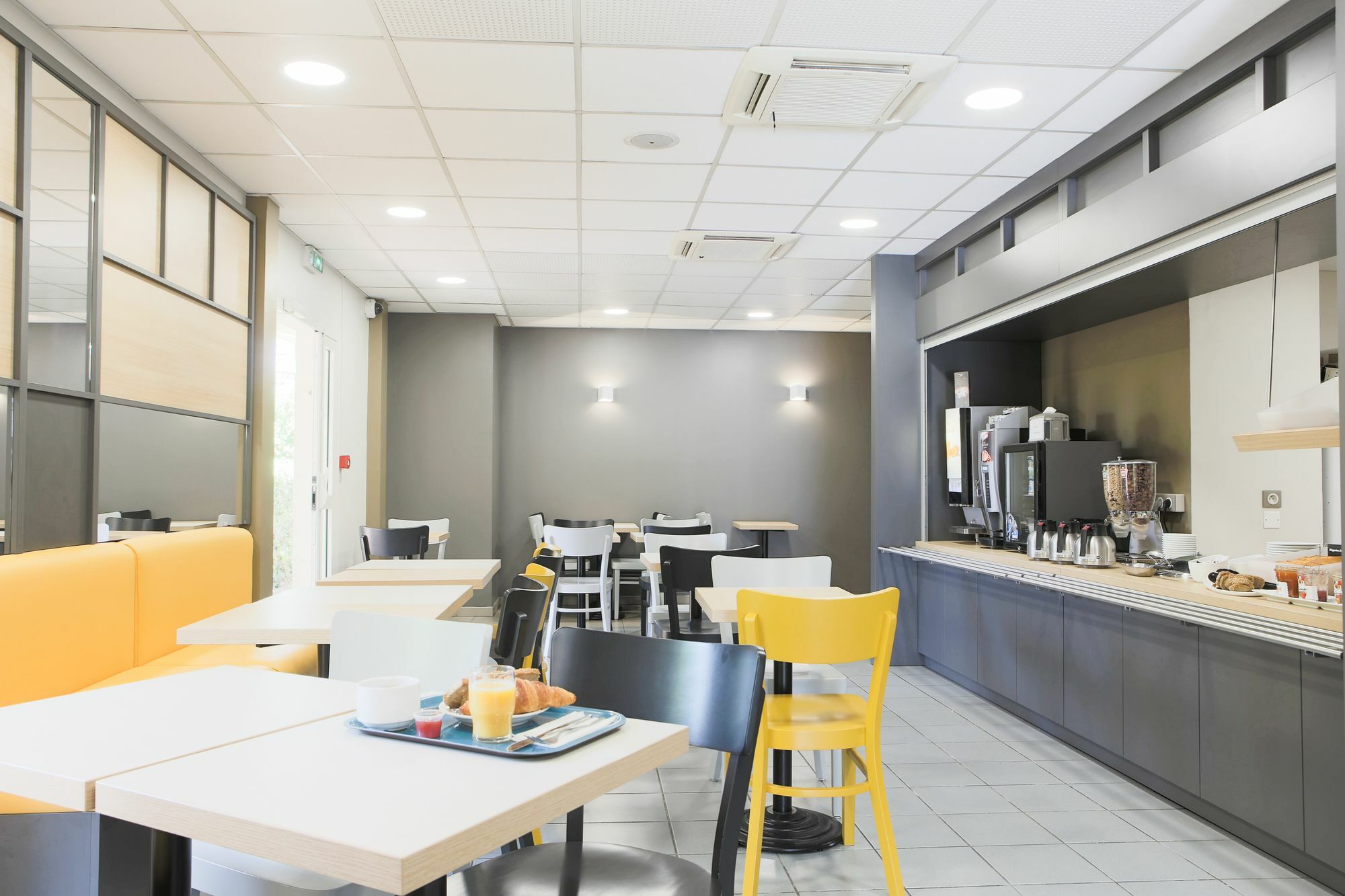 B&B Hotel Hyères Екстериор снимка