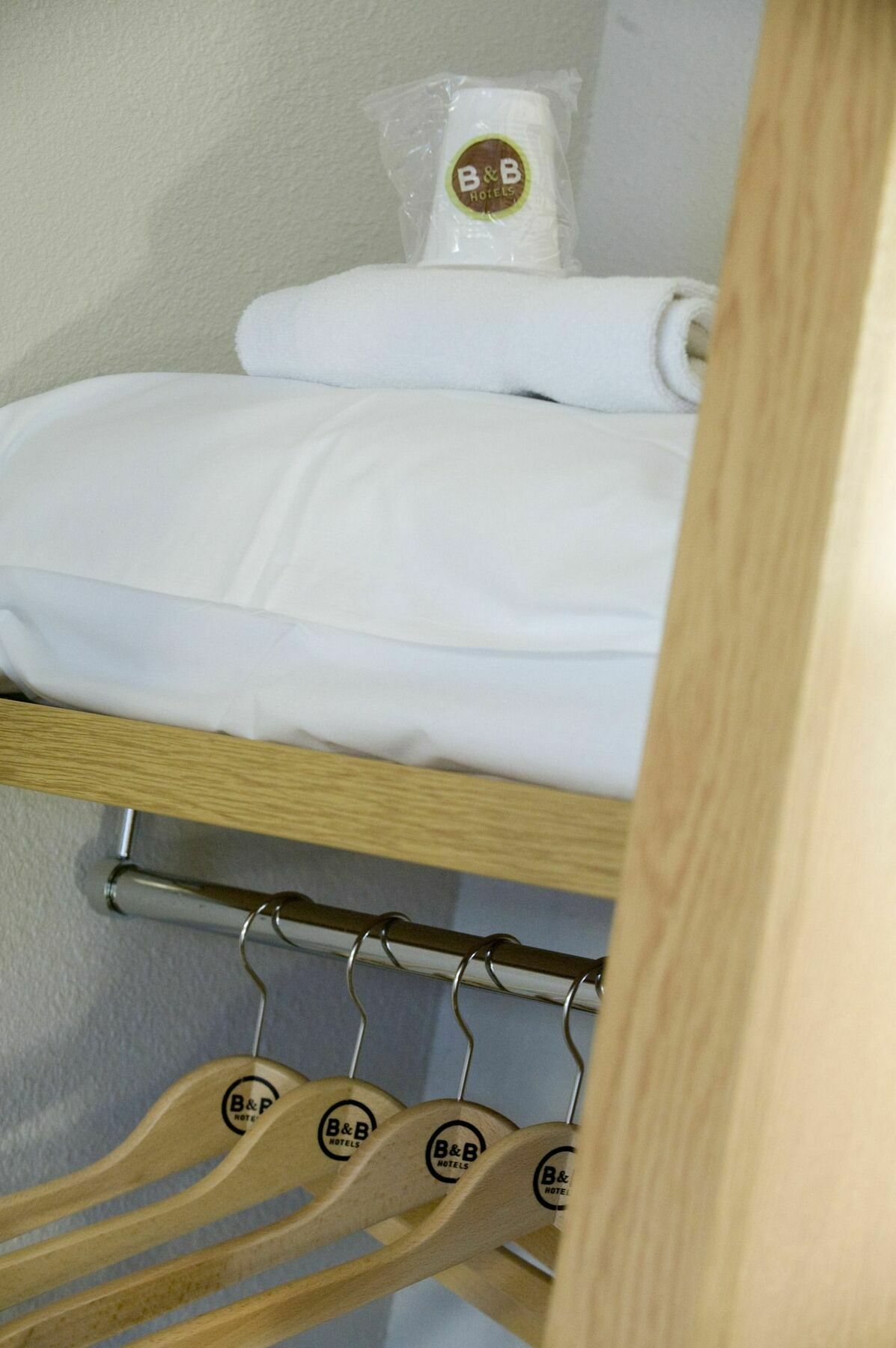 B&B Hotel Hyères Екстериор снимка