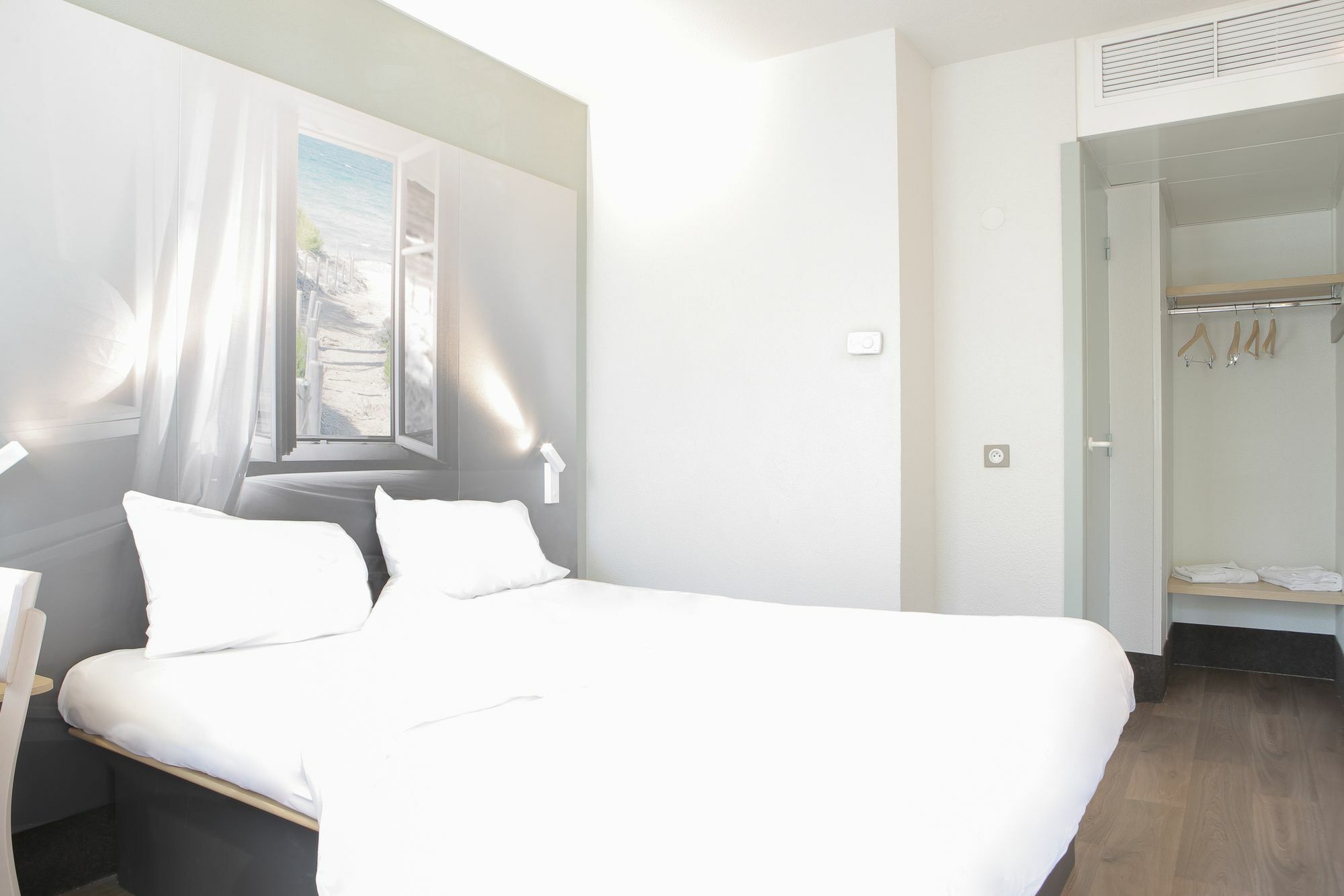 B&B Hotel Hyères Екстериор снимка